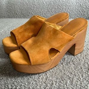 NEW UNWORN Charlotte Stone Nina Clog Sandals